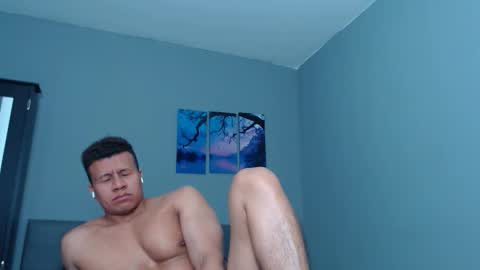 Snapshot of lothbrok_strong chatting on 11.13.25 lothbrok online show from 11.13.25