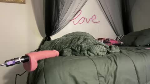 Lottiepoppie online show from 02.20.25