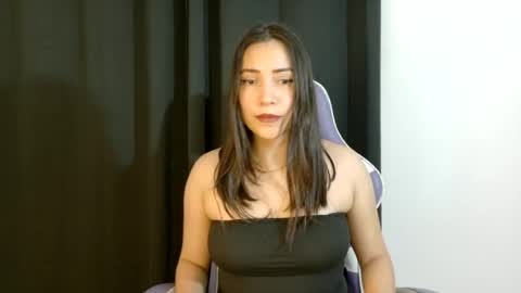 Snapshot of lotusp3tals chatting on 06.15.26 lotusp3tals online show from 06.15.26