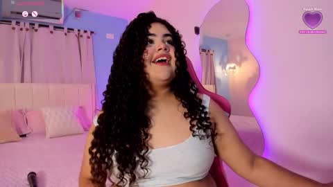 Snapshot of lou_22_ chatting on 02.25.26 Lou online show from 02.25.26