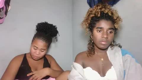 Snapshot of louane98 chatting on 02.11.26 louane98 online show from 02.11.26