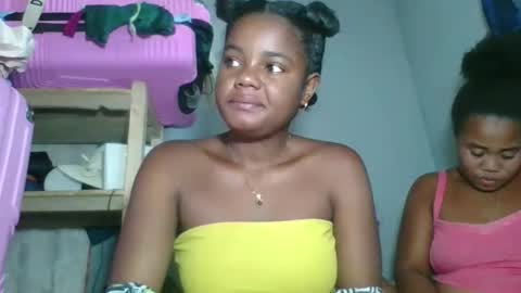 Snapshot of louane98 chatting on 02.16.26 louane98 online show from 02.16.26