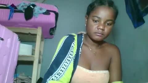 Snapshot of louane98 chatting on 02.21.26 louane98 online show from 02.21.26