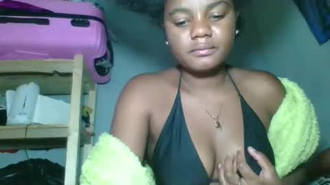 Snapshot of louane98 chatting on 02.23.26 louane98 online show from 02.23.26