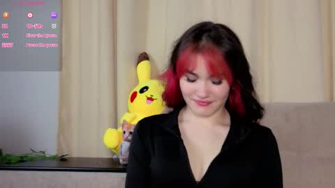 Snapshot of louannbisignano chatting on 10.28.25 Riley online show from 10.28.25