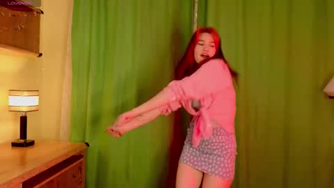 Snapshot of louannbisignano chatting on 11.05.25 Riley online show from 11.05.25