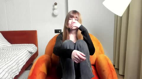 Snapshot of louettakarn chatting on 05.08.26 Sade online show from 05.08.26