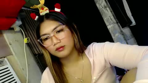 Sweet   online show from 12.31.24