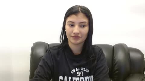 Snapshot of louis_k chatting on 01.22.25 Louis K online show from 01.22.25