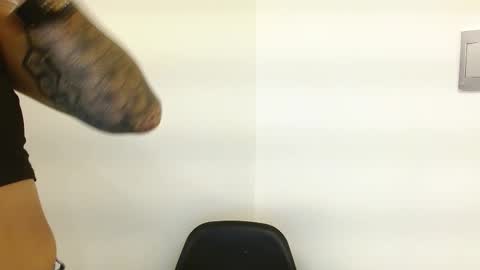 Snapshot of louis_k chatting on 11.05.25 Louis K online show from 11.05.25