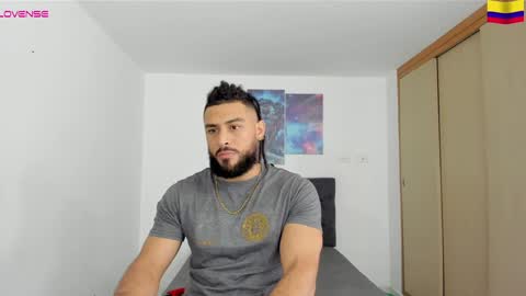 Snapshot of louis_marley_ chatting on 12.18.24 louis_marley_ online show from 12.18.24