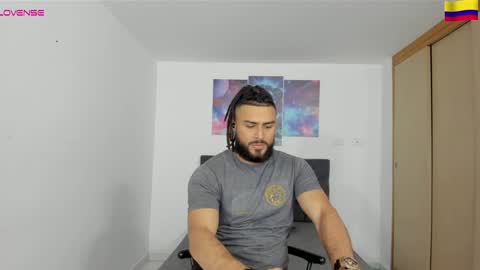 Snapshot of louis_marley_ chatting on 12.19.24 louis_marley_ online show from 12.19.24