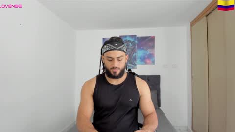 Snapshot of louis_marley_ chatting on 12.23.24 louis_marley_ online show from 12.23.24