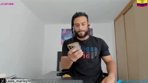 Snapshot of louis_marley_ chatting on 02.18.25 louis_marley_ online show from 02.18.25