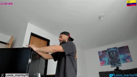 Snapshot of louis_marley_ chatting on 02.20.25 louis_marley_ online show from 02.20.25