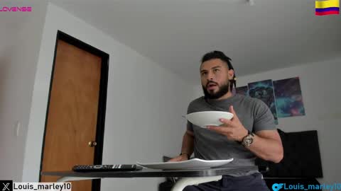 Snapshot of louis_marley_ chatting on 02.26.25 louis_marley_ online show from 02.26.25