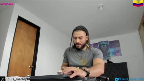 Snapshot of louis_marley_ chatting on 02.26.25 louis_marley_ online show from 02.26.25