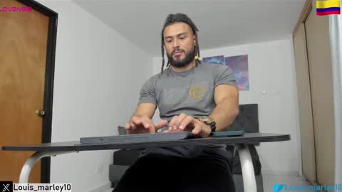 Snapshot of louis_marley_ chatting on 02.27.25 louis_marley_ online show from 02.27.25