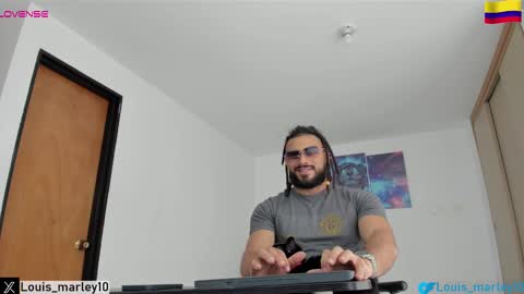 Snapshot of louis_marley_ chatting on 03.07.25 louis_marley_ online show from 03.07.25