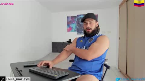 Snapshot of louis_marley_ chatting on 10.31.25 louis_marley_ online show from 10.31.25