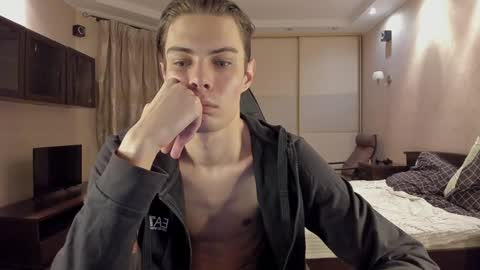 Mark online show from 02.04.25