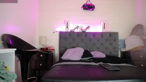  LouIse  online show from 01.23.25