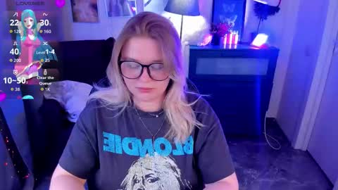 Snapshot of louisemous chatting on 01.31.26 Loise online show from 01.31.26
