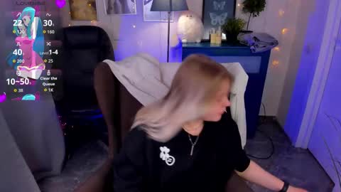 Snapshot of louisemous chatting on 02.04.26 Loise online show from 02.04.26