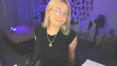 Snapshot of louisemous chatting on 07.07.26 Loise online show from 07.07.26
