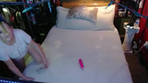 Snapshot of love2shareletsplay chatting on 02.22.26 love2shareletsplay online show from 02.22.26