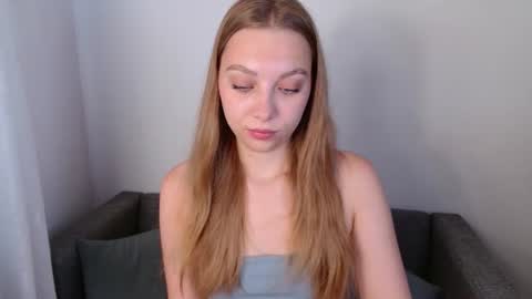 Snapshot of love_bella_ chatting on 07.02.26 love bella online show from 07.02.26