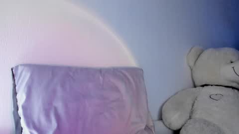 Snapshot of love_coin chatting on 01.09.25 Love is name - I want to be your hobby General of hearts troops online show from 01.09.25