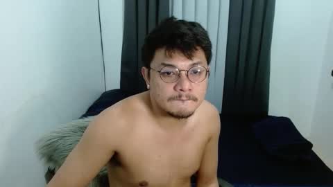 Snapshot of love_hottieh chatting on 11.24.25 love_hottieh online show from 11.24.25