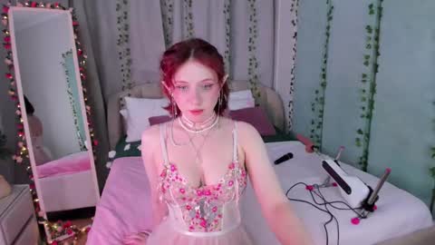Lola online show from 02.11.25