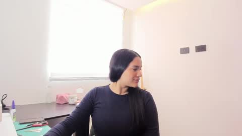 Snapshot of love_kris chatting on 09.19.25 Kristen LoveBerry online show from 09.19.25