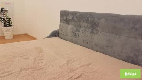 Snapshot of love_polly chatting on 10.29.25 Polly online show from 10.29.25