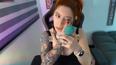 Snapshot of love_sharol chatting on 12.10.24 Sharol Leon online show from 12.10.24