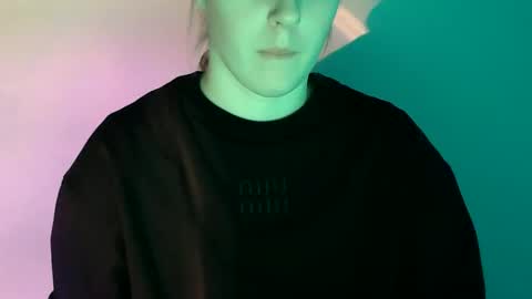 Vivian online show from 12.04.25