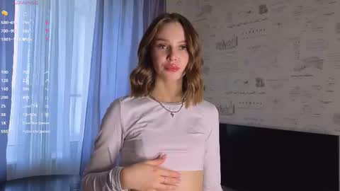 Snapshot of love_you_bella chatting on 06.17.26 Bella online show from 06.17.26
