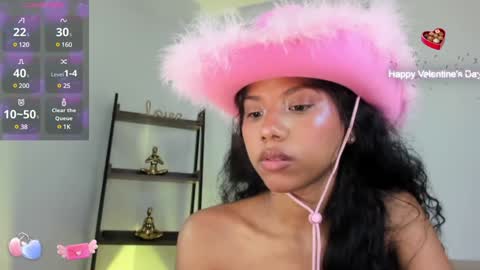 Snapshot of lovecurls_ chatting on 01.12.25 Luna online show from 01.12.25