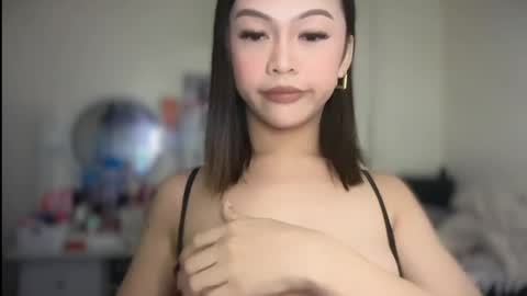 Snapshot of lovee_gelly chatting on 05.14.26 Gelly online show from 05.14.26
