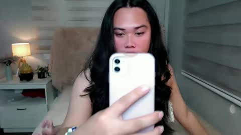 Snapshot of loveeejoy chatting on 02.19.25 online show from 02.19.25