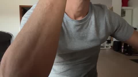 Loveisperfect online show from 10.11.25