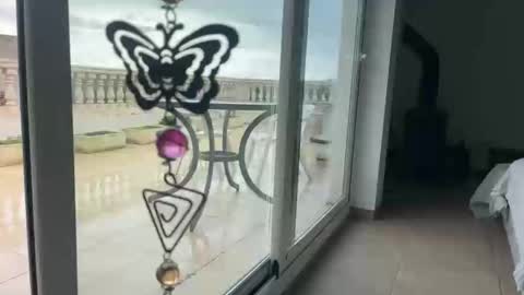 Loveisperfect online show from 11.08.25