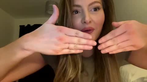 LoveLavender  online show from 01.17.25
