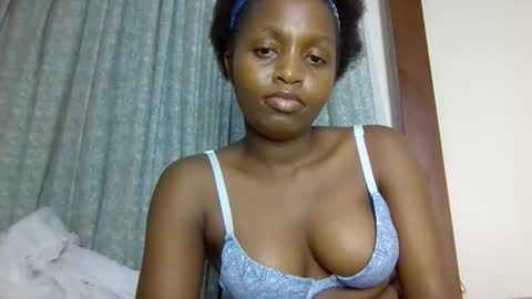 Snapshot of lovelbrownie chatting on 10.09.25 lovelbrownie online show from 10.09.25