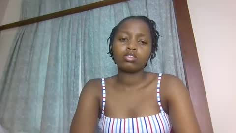 Snapshot of lovelbrownie chatting on 10.16.25 lovelbrownie online show from 10.16.25