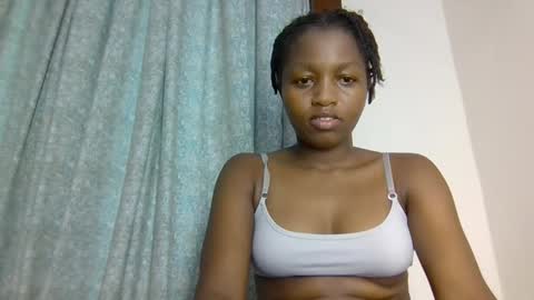 Snapshot of lovelbrownie chatting on 10.19.25 lovelbrownie online show from 10.19.25