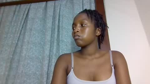 Snapshot of lovelbrownie chatting on 10.22.25 lovelbrownie online show from 10.22.25