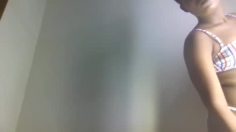 Snapshot of lovelbrownie chatting on 11.13.25 lovelbrownie online show from 11.13.25